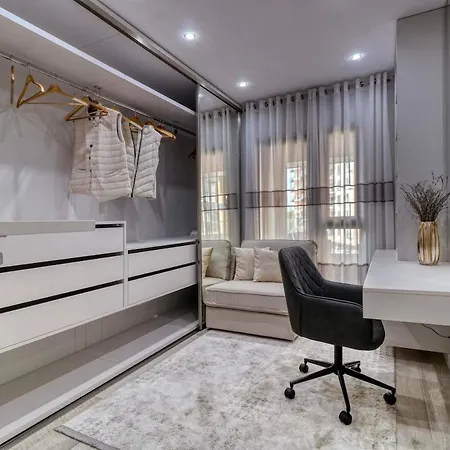 Urban Elegance - 2bd Modern Flat דירה